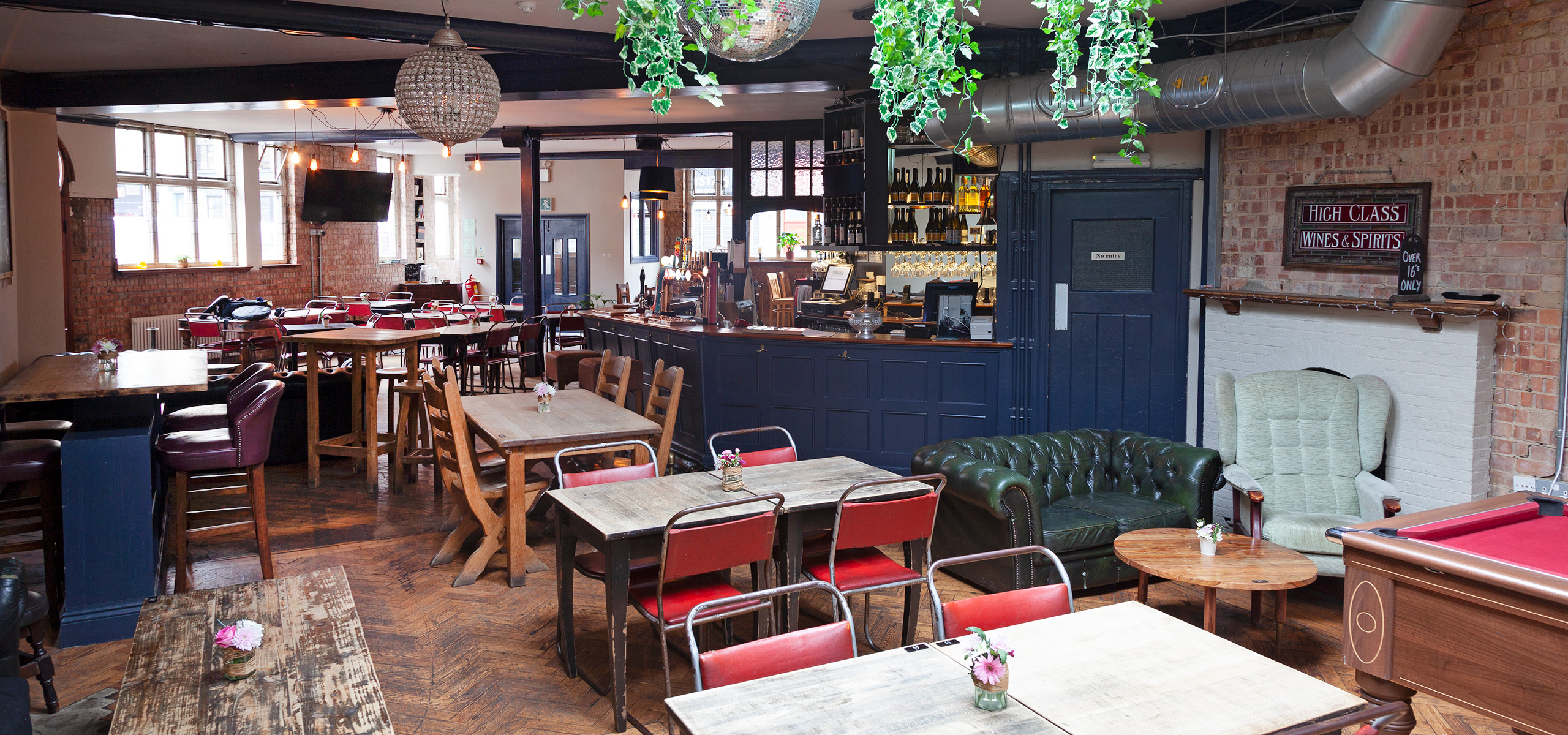 The Leconfield Pub & Kitchen - Book a Table